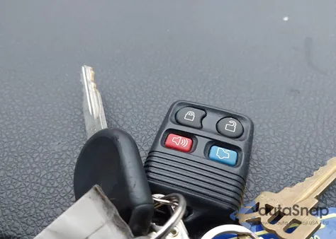 2006 Ford Mustang V6 из США, поврежденный, VIN 1ZVFT80N965191583